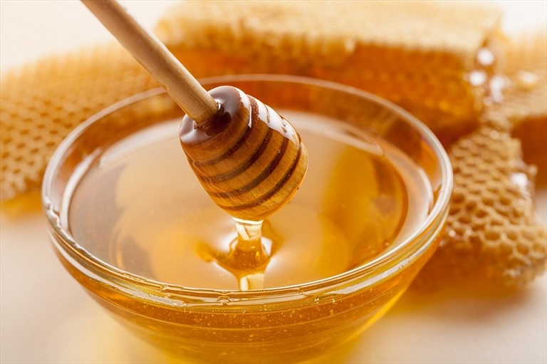 Mật ong là nguyên liệu được dùng nhiều trong làm đẹp