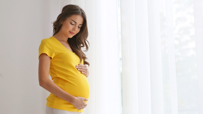Phụ nữ mang thai nên cân nhắc khi lựa chọn phương pháp trị mụn bằng công nghệ lăn kim