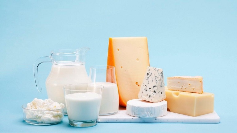 Sữa và các chế phẩm từ sữa cũng khiến người bệnh dễ bị dị ứng