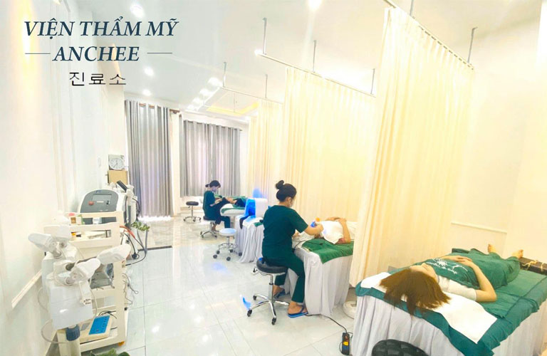 Viện Thẩm Mỹ Anchee Clinic là trung tâm điều trị mụn uy tín tại Hồ Chí Minh